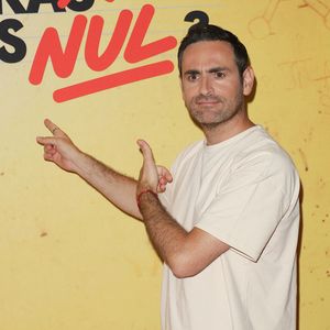 Une vidéo hilarante partagée par la belle-sœur de l'animateur et mettant en scène le petit garçon fait, en ce moment, un carton sur les réseaux sociaux.

Camille Combal - Photocall du casting du jeu télévisé de la saison 2 "Qui sera le plus nul ?" sur TF1 à Boulogne-Billancourt le 22 juin 2026. 

© Coadic Guirec/Bestimage