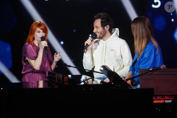 Axelle Red (Fabienne Demal), Vianney (Vianney Bureau), Laury Thilleman - Enregistrement de l'émission "La fête de la Chanson française" au Dôme à Paris, présentée par L.Thilleman et A.Manoukian, et diffusée le 22 décembre sur France 3. © Christophe Clovis / Bestimage