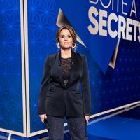 Dans le dressing de Faustine Bollaert, LA couleur qui va aux brunes et une jupe créée par Marine Vignes, l'ex-compagne de Nagui !