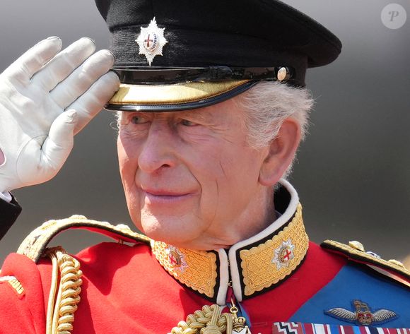 Le roi Charles III d'Angleterre - Les membres de la famille royale britannique au balcon de Buckingham Palace lors de la cérémonie Trooping the Colour à Londres, le 14 juin 2025.
© Jams Whatling / Bestimage