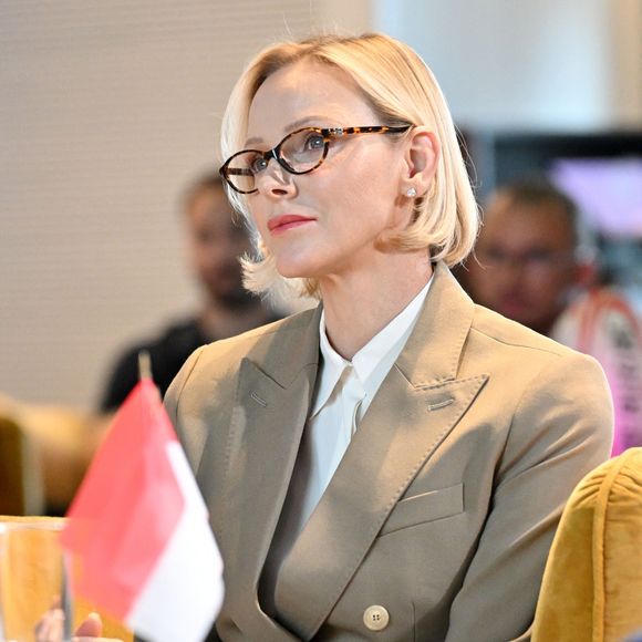 La princesse Charlène de Monaco assiste à la présentation de la saison 2026-2027 et des grandes échéances futures de la Fédération Monégasque de Rugby au Monte Carlo Bay, à Monaco, le 7 octobre 2026.  © Claudia Albuquerque / Bestimage