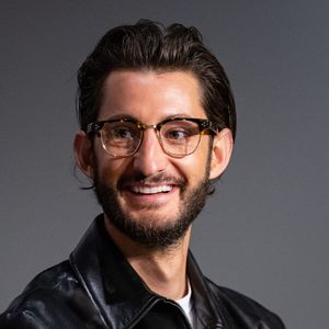 La vie de Pierre Niney à la campagne se donne à voir sur Instagram grâce à sa compagne.

Pierre Niney lors du 79e Festival de Cannes. Photo de Nicolas Genin/ABACAPRESS.COM