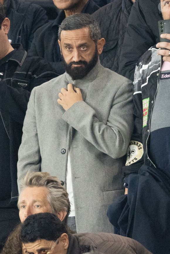 Cyril Hanouna - Célébrités dans les tribunes lors du match retour de la Ligue Des Champions 2024-2025 (LDC) "PSG - Arsenal" (2-1) au Parc des Princes à Paris le 7 mai 2025. © Cyril Moreau/Bestimage