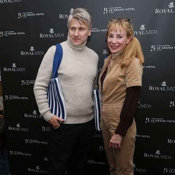 Julie Depardieu et Stanislas Merhar lors de la soirée d'ouverture de la 35ème édition du ''Dinard Festival du Film Britannique & Irlandais'' au Grand Hotel de Dinard, France, le 4 octobre 2024. © Denis Guignebourg/BestImage