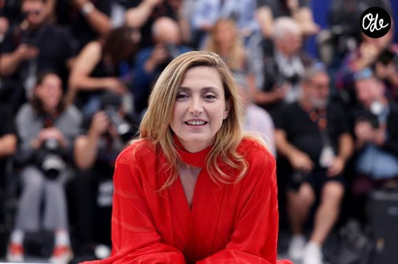 Julie Gayet - Photocall du jury de "L'Oeil d'Or" lors du 78ème Festival International du Film de Cannes, le 23 mai 2025.
© Jacovides/Moreau/Bestimage