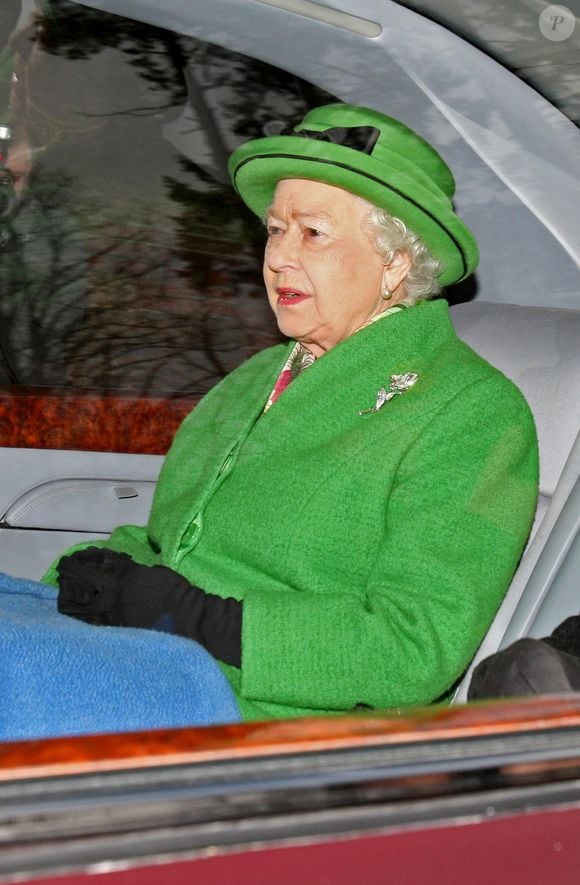 La reine Elizabeth II arrive à l'église St Mary Magdalene sur le domaine royal de Sandringham, Norfolk, Royaume-Uni, le 21 janvier 2012. Photo by Chris Radburn/PA Wire/ABACAPRESS.COM