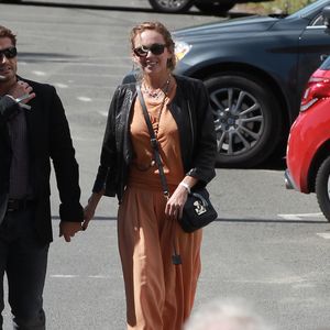 Bixente Lizarazu et Claire Keim - Mariage religieux de Pascal Obispo et Julie Hantson en l'église Notre-Dame-des-Flots au Cap-Ferret le 19 septembre 2015 Patrick Bernard/ Fabien Cottereau / Thibaud Moritz / Bestimage