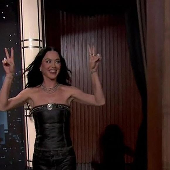 Katy Perry sur le plateau de l'émission "Jimmy Kimmel Live!" à Los Angeles, le 30 janvier 2025 © Backgrid UK/ Bestimage