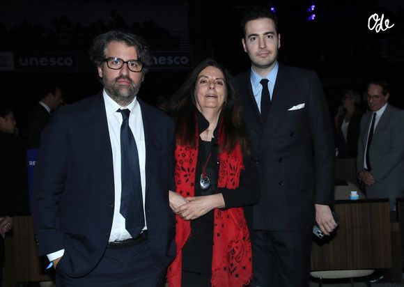 Françoise Bettencourt Meyers entre ses fils Nicolas Meyers et Jean-Victor Meyers - 28ème Prix International L’Oréal-UNESCO pour les Femmes et la Science à l’UNESCO, Paris, France le 11 Juin 2026.

© Bertrand Rindoff / Bestimage