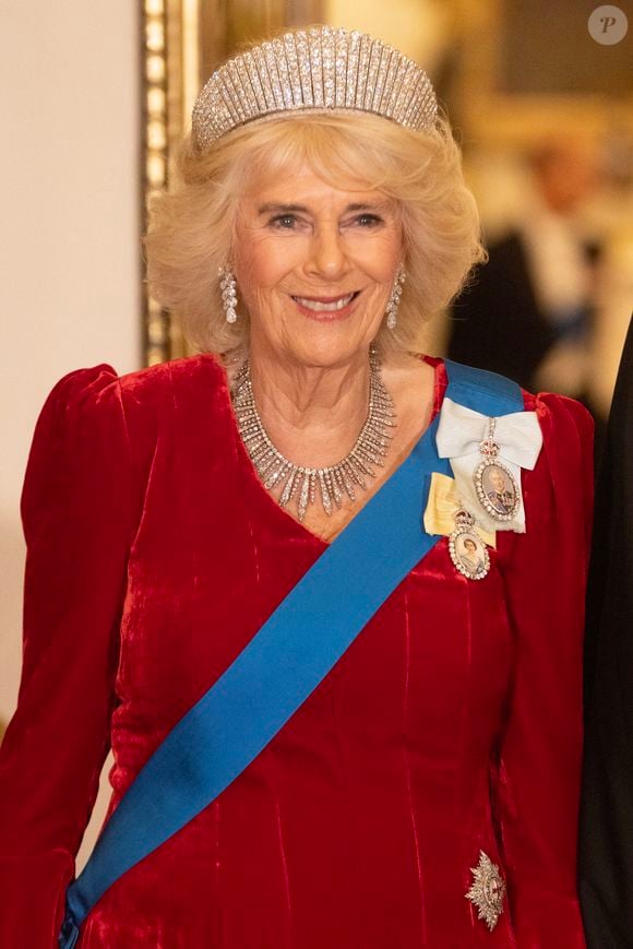 Camilla Parker Bowles, reine consort d'Angleterre - L'émir du Qatar Tamim ben Hamad Al-Thani et sa femme au dîner d'Etat au palais de Buckingham lors de sa visite d'Etat au Royaume-Uni, le 3 décembre 2024.