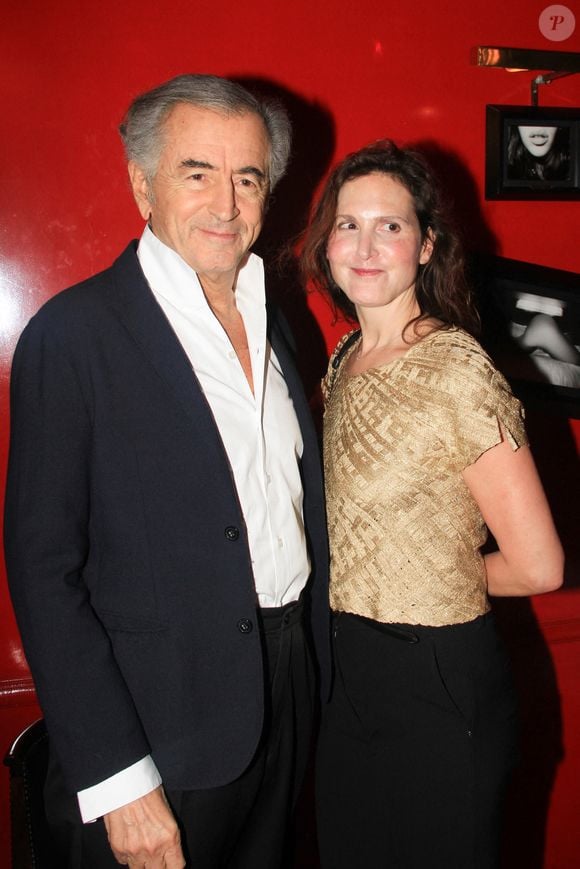 Raconté par leur fille Justine Lévy

Bernard-Henri Lévy et sa fille Justine lors de la remise du prix littéraire Castel au restaurant Castel à Paris.

© Philippe Baldini / Bestimage