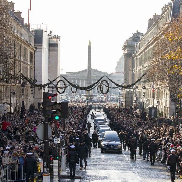 La mort du Taulier avait suscité une émotion nationale en France et de nombreux hommages lui avaient été rendus notamment une descente en musique par le cortège funéraire des Champs-Élysées devant près d'un million de personnes. 
Illustration - Arrivées des personnalités en l'église de La Madeleine pour les obsèques de Johnny Hallyday à Paris. Le 9 décembre 2017
