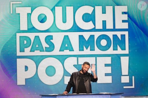 Exclusif - Cyril Hanouna, sur le plateau de l’émission « TPMP » présentée par C.Hanouna et diffusée en direct sur Youtube et sur toutes les box (SFR, FREE, Bouygues, MyCanal etc), Paris, France, le 24 mars 2025. © Jack Tribeca / Bestimage