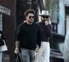 Laeticia Hallyday est à nouveau amoureuse 

Exclusif - Laeticia Hallyday est allée déjeuner avec son nouveau compagnon Frédéric Suant et ses filles Jade et Joy à Venice. © Agence / Bestimage