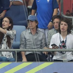 parmi ses 8 enfants !

Mick Jagger avec ses enfants Lucas, James et Elizabeth- People au match de la finale de l'Euro 2016 Portugal-France au Stade de France à Saint-Denis le 10 juillet 2016. © Cyril Moreau / Bestimage