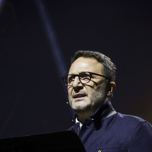 Arthur (Jacques Essebag), à la soirée hommage "7 octobre - 2 ans après" en mémoire des victimes du 7 octobre et en soutien aux otages du Hamas à la salle Pleyel à Paris le 5 octobre 2025.

© Jack Tribeca / Bestimage