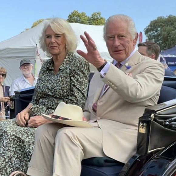 Le roi Charles III d'Angleterre et Camilla Parker Bowles, reine consort d'Angleterre, au Sandringham Flower Show à Sandringham House (Norfolk), le 26 juillet 2023.
