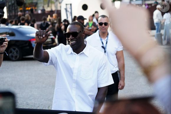 Son premier projet au Sénégal comprendra 50 lots de 1000 m² chacun, avec des villas haut de gamme intégrées à l’environnement local.

Omar Sy arrive au défilé de mode Louis Vuitton Homme, Collection Printemps-Été 2026 dans le cadre de la Fashion Week de Paris le 24 juin 2025.

© Anne-Sophie guebey / Bestimage