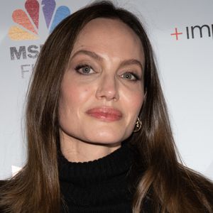 Angelina Jolie - Première du film "Paper And Glue: A JR Project" à Los Angeles.