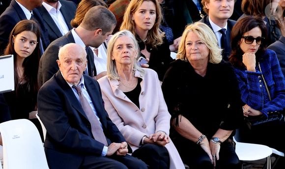 Louis Edouard Carrère, Nathalie Carrère et Marina Carrère d'Encausse lors de l'hommage à Hélène Carrère d’Encausse aux Invalides à Paris le 3 octobre 2023.

© Dominique Jacovides / Bestimage