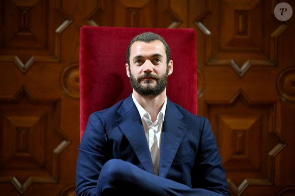 Louis Sarkozy, l'essayiste franco-américain, journaliste et candidat déclaré au poste de maire de la ville frontalière de Menton, était présent à Nice pour une conférence dans le cadre des Journées Impériales, le 4 octobre 2025. © Bruno Bebert / Dominique Jacovides / Bestimage