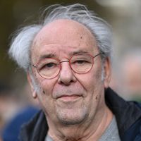 "J'ai dû agrandir" : Maxime Le Forestier, sa maison entourée de prairies, qu'il a retapée dans le Vendômois