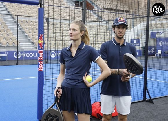 Elle a imaginé elle-même l'aménagement des lieux, en privilégiant le bois foncé, les papiers peints et des inspirations venues du Japon.

Matthias Dandois, Constance Jablonski - Tournoi des Célébrités sur le court Suzanne-Lenglen à Roland Garros à l'occasion de l'Alpine Paris Major Premier Padel 2025 à Paris le 14 septembre 2025. © Marc Ausset-Lacroix/Bestimage