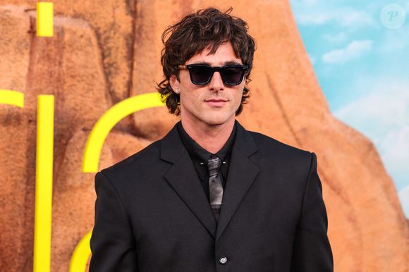 Jacob Elordi pour la première de la saison 3 de 'Euphoria' de HBO au TCL Chinese Theatre IMAX à Ovation Hollywood.

©BestImage