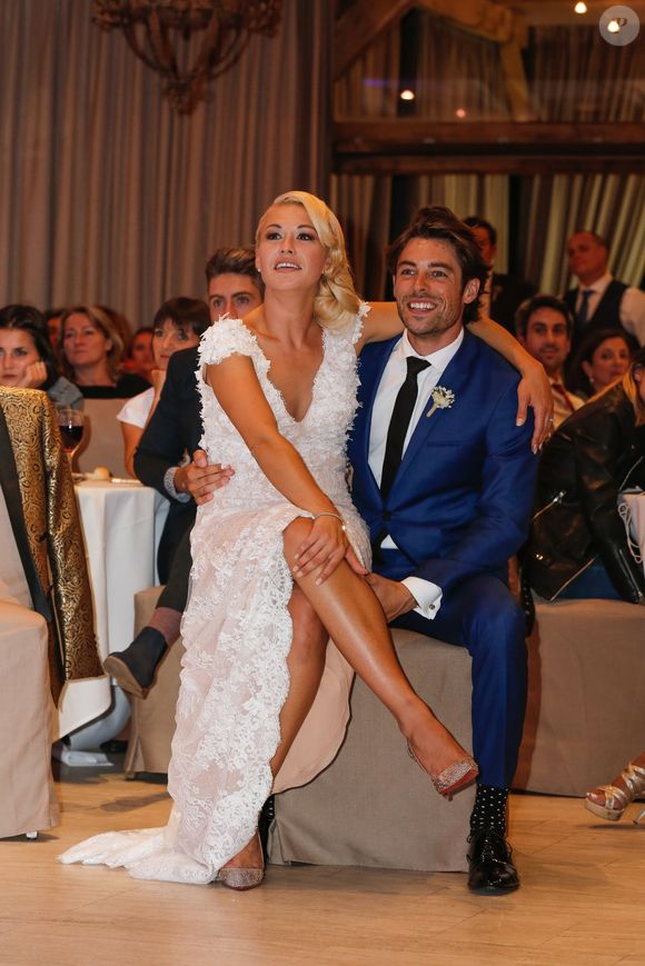 Exclusif - Katrina Patchett et Valentin D'Hoore lors du spectacle conçu par Maxime Dereymez avec les danseurs et danseuses de "Danse avec les Stars" - Mariage de Katrina Patchett et Valentin D'Hoore vendredi à 14 h à la mairie de Linselles dans les Hauts-de-France suivi d'une cérémonie civile d'échange d'anneaux, dont le maître de cérémonie était Maxime Dereymez, dans l'orangerie du château du Biez à Pecq en Belgique le 1er septembre 2017. © Philippe Doignon/Bestimage

Crédits obligatoires :
Valentin D'Hoore habillé par Hugo Boss
Katrina Patchett en robe Costarellos et chaussures Louboutin
Coiffure : Alexandra Dieu pour Vog coiffure
Maquillage : Marie Laure Thanneur