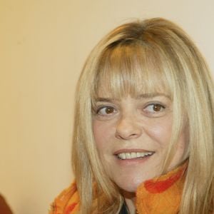 France Gall lors de l'exposition " Photos des années 60 à nos jours"  de JM Perier en 2017 à Paris. © Christophe Aubert via Bestimage