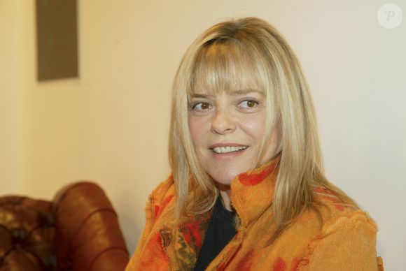 France Gall lors de l'exposition " Photos des années 60 à nos jours"  de JM Perier en 2017 à Paris. © Christophe Aubert via Bestimage