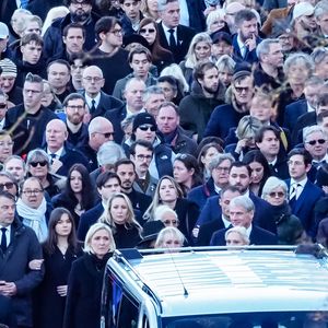 Marine Le Pen, ses soeurs Marie Caroline et Yann, Mathilde Chauffroy et son mari Matthieu Parent, Nolwenn Olivier, Jany Le Pen, Pierriette Le Pen et son petit fils et les autres membre du clan Le Pen - Le clan Le Pen se rend au cimetière de la Trinité-sur-Mer après les obsèques de Jean-Marie Le Pen en l'église Saint-Joseph le 11 janvier 2025.