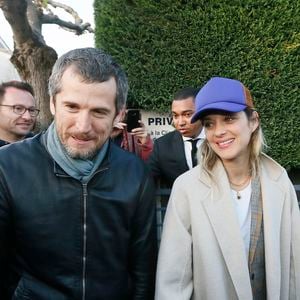 Exclusif - Guillaume Canet et sa compagne Marion Cotillard lors de l'avant-première nationale du film "Nous finirons ensemble" (suite des "Petits Mouchoirs") au cinéma le Rex d'Andernos-les-Bains, bassin d'Arcachon, France, le 17 avril 2019.