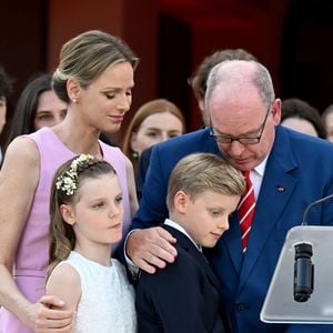 Le domaine a été acquis en 1957 par le prince Rainier III et Grace Kelly,

Le prince Albert II de Monaco, la princesse Charlene et leurs enfants, le prince héréditaire Jacques et la princesse Gabriella - Célébration des 20 ans de règne du prince souverain Albert II de Monaco sur la place du Palais à Monaco, le 19 juillet 2025. © Bruno Bebert/Bestimage