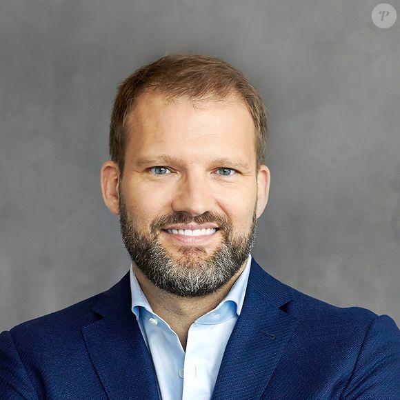 Il s’associe avec Róbert Wessman, industriel islandais de la pharmacie.

Róbert Wessman s'est associé à Tony Parker pour un projet qui leur tient à coeur. Facebook