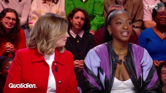 Ebony et Marine de la "Star Academy 2024" sur le plateau de "Quotidien", le 27 janvier 2025