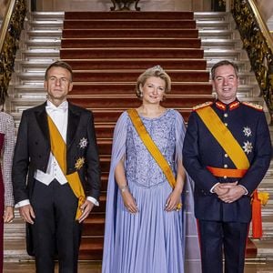Le président français Emmanuel Macron et son épouse Brigitte Macron, le Grand-Duc Guillaume et la Grande-Duchesse Stéphanie assistent à un dîner de gala au Palais grand-ducal lors de l'abdication du Grand-Duc Henri de Luxembourg et de l'accession au trône de Son Altesse Royale le Prince héritier Guillaume, le 03 octobre 2025 à Luxembourg, Luxembourg. Photo by David NIVIERE/ABACAPRESS.COM