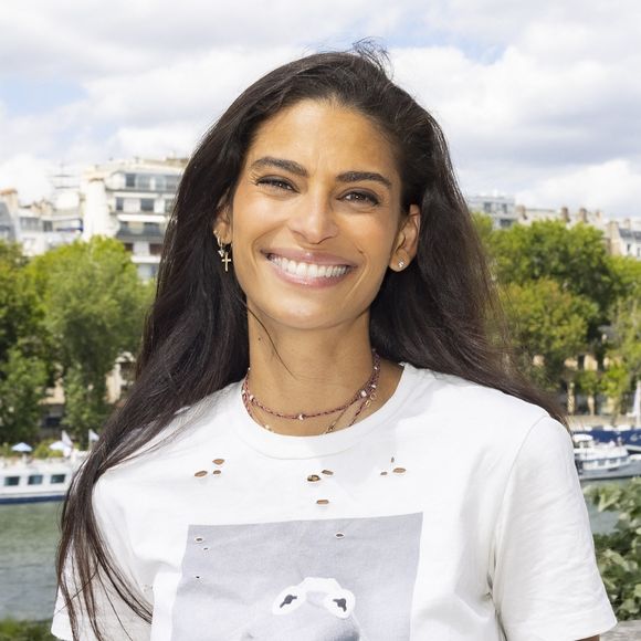 Tatiana Silva est aux anges

Exclusif - Tatiana Silva - Festival des Livres et des Artistes organisé par l'association "Lecture pour Tous" engagée dans la lutte contre l'illettrisme au Mail Branly à Paris.
© Pierre Perusseau / Jack Tribeca / Bestimage