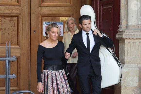 Le couple avait déjà été vu ensemble en public lors des obsèques de Philippe Labro en juin dernier. 

Gautier Capuçon - Sorties des obsèques de Philippe Labro en l'église de Saint-Germain-des-Prés à Paris le 13 juin 2025. © Dominique Jacovides - Christophe Clovis / Bestimage