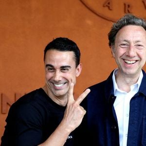 Stéphane Bern et son compagnon Yori Bailleres au village lors des Internationaux de France de Tennis de Roland Garros 2025 à Paris, le 29 mai 2025.

© Moreau/Jacovides/Bestimage