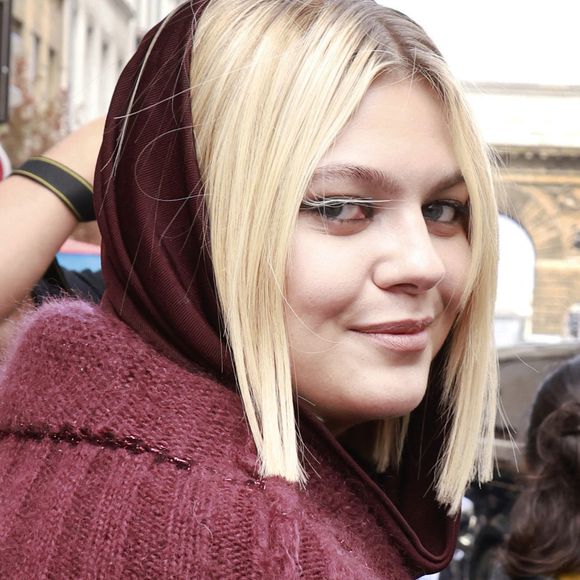 Sa fille Esmée est aujourd'hui âgée de 6 ans

Louane -  Arrivées au défilé Jean-Paul Gaultier Haute Couture automne-hiver 2024 lors de la Paris Fashion Week le 5 juillet 2023. © Christophe Aubert via Bestimage