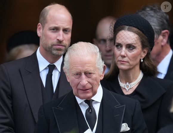 Le roi Charles III, Le prince William et Kate Middleton aux obsèques de son Altesse Royale la duchesse de Kent en la cathédrale de Westminster à Londres, le 16 septembre 2025.

Photo : Julien Burton / Bestimage