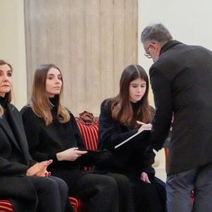 Le couple a deux filles, Vittoria et Luisa de Savoie

Veillée funèbre du prince Victor-Emmanuel de Savoie, en l'Eglise de Sant'Uberto à Turin, en présence de sa veuve Marina Ricolfi-Doria, de son fils, le prince Emmanuel-Philibert de Savoie avec sa femme la princesse Clotilde Courau et leurs filles les princesses Vittoria et Luisa, le 9 février 2024. Le fils du dernier roi d'Italie s'est éteint le 3 février 2024 à l'âge de 86 ans.