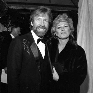Los Angeles, CA Dianne Holechek, l'amour de lycée de Chuck Norris avec qui il a été marié pendant plusieurs décennies, est décédée.

Backgrid USA / Bestimage