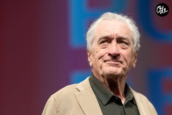 Cette hygiène de vie accompagne un agenda toujours chargé, entre The Whisper Man, Focker-In-Law et prochainement Shutout.

Robert de Niro - Masterclass avec Robert de Niro lors du 78ème Festival International du Film de Cannes le 14 mai 2025. © Olivier Borde / Bestimage