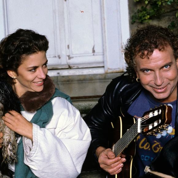 "J'ai trouvé son visage superbe, son regard vert exceptionnel. C'est une femme douce, discrète, timide et indépendante. "

Archives - En France, au nord de Paris, chez eux, Bernard Lavilliers et sa compagne Corinne Touzet en novembre 1986.