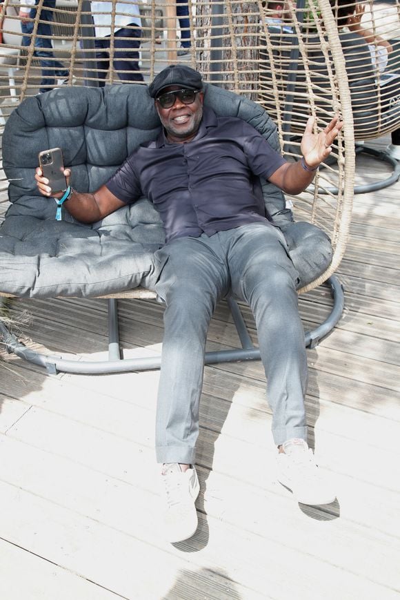 Exclusif - Basile Boli - Célébrités aux Internationaux de France de Tennis de Roland Garros 2023 - Jour 13 à Paris le 09 Juin 2023. 

© Bertrand Rindoff / Bestimage