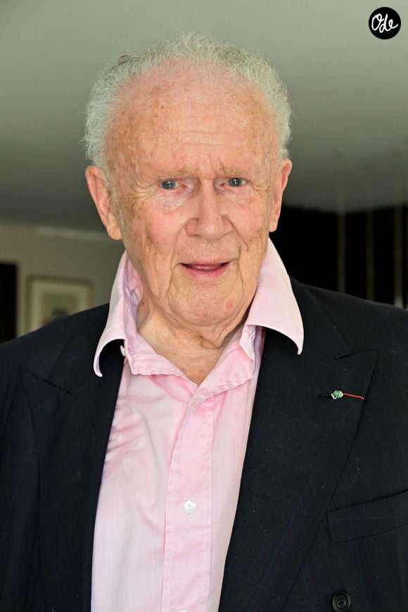 Philippe Bouvard à son domicile à Cannes, le 24 août 2022, pour une interview. 

© Bruno Bebert/Bestimage