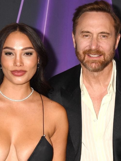 David Guetta mari et papa épanoui : le DJ partage des images inédites de son quotidien avec Jessica Ledon et leurs enfants
