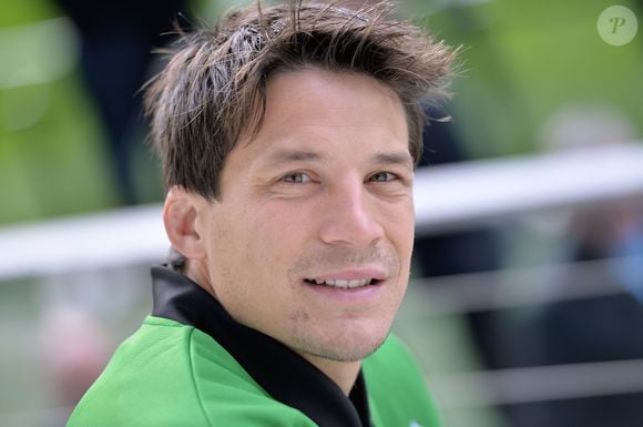 Il partage son espace cosy avec sa femme et ses enfants, accueillant amis et proches.

François Trinh-Duc - Journées Nationales de l'arbitrage " tous arbitre " au stade Jean Bouin le 21 octobre 2015 .

VEEREN / BESTIMAGE